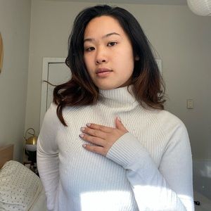 Cashmere turtleneck sweater in great condition. Size M